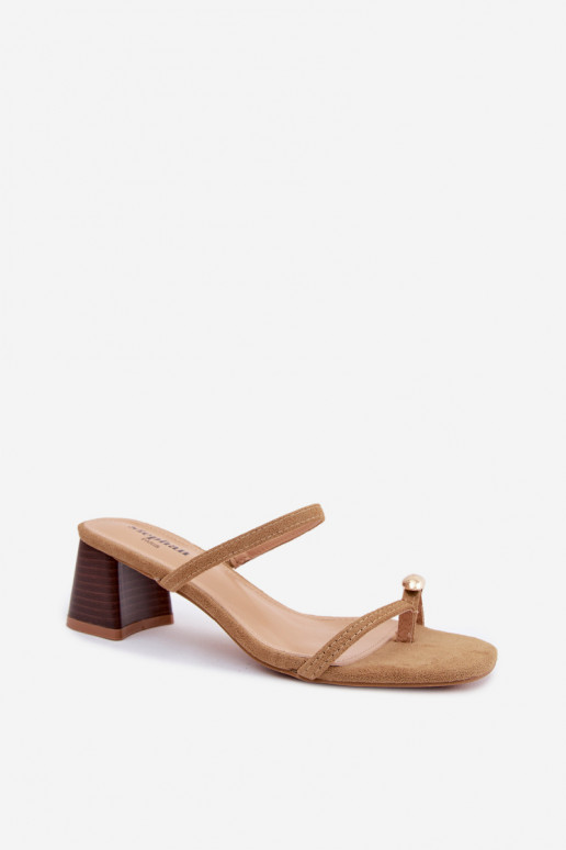 Chaussons pour femmes avec talons et détails dorés en couleur kaki Verbena