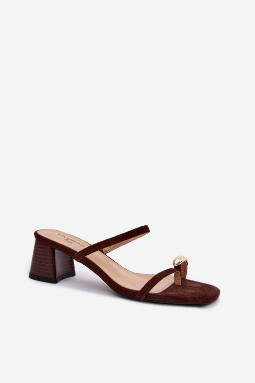 Chaussons pour femmes avec talons et détails dorés en couleur chocolat Verbena