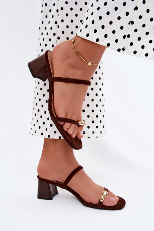 Chaussons pour femmes avec talons et détails dorés en couleur chocolat Verbena