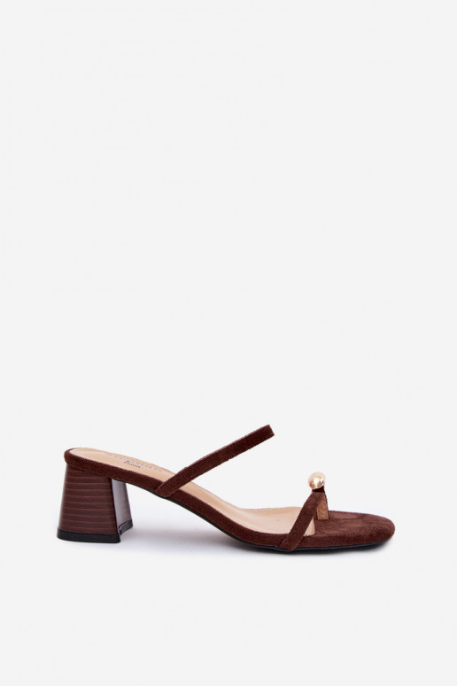 Chaussons pour femmes avec talons et détails dorés en couleur chocolat Verbena