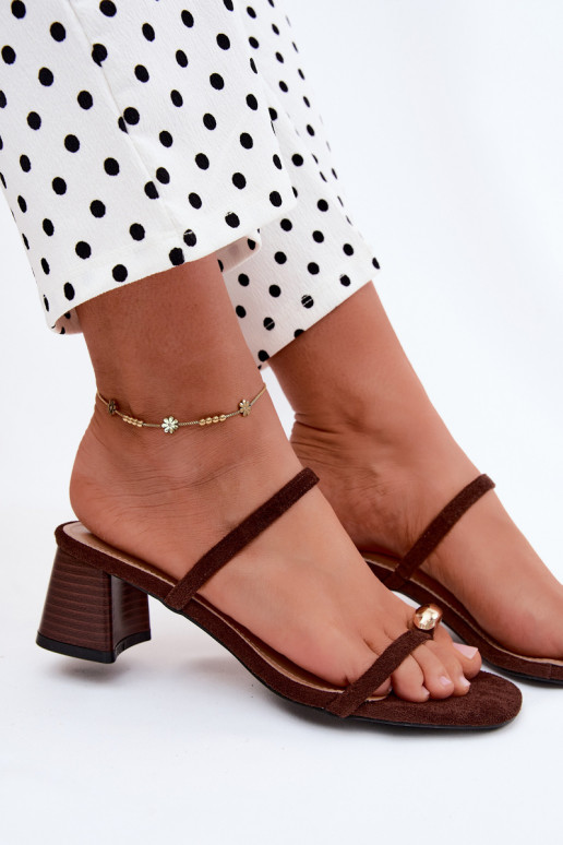 Chaussons pour femmes avec talons et détails dorés en couleur chocolat Verbena