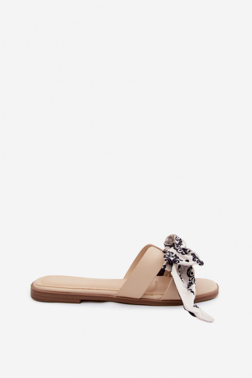 Chaussons pour femmes avec talons larges et nœuds en sable Caprissa