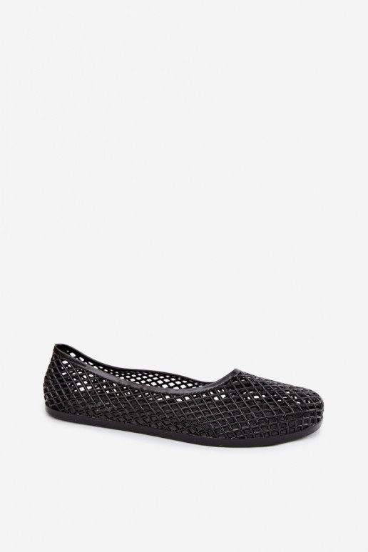 avec des éléments ajourés Caoutchouc Ballerines isocèle couleur noire Bonnita