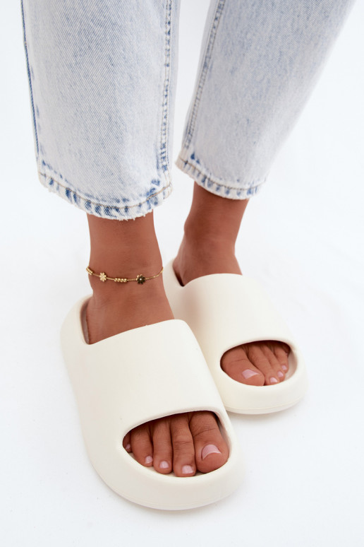 Pantoufles légères Pantoufles pour femmes couleur noire Poppelle