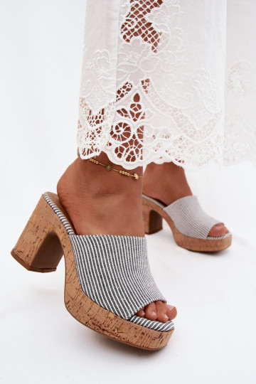 Chaussons pour femmes avec talons et rayures en noir Poplina 2