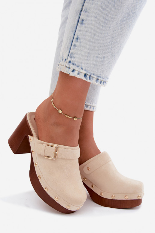 Sabots pour femmes couleur sable avec talons, boucles et clous Lagunelle