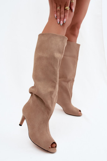 Bottes longues chaki à bout ouvert en daim synthétique sur un talon fin Puffina