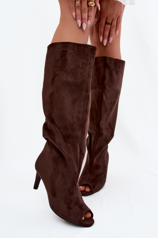 Bottes longues chocolat à bout ouvert en daim synthétique sur un talon fin Puffina