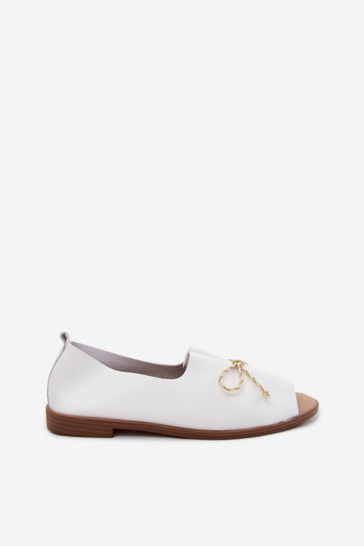 Sandales blanches pour femmes avec lacets décoratifs et finition brillante en simili cuir Coltrania