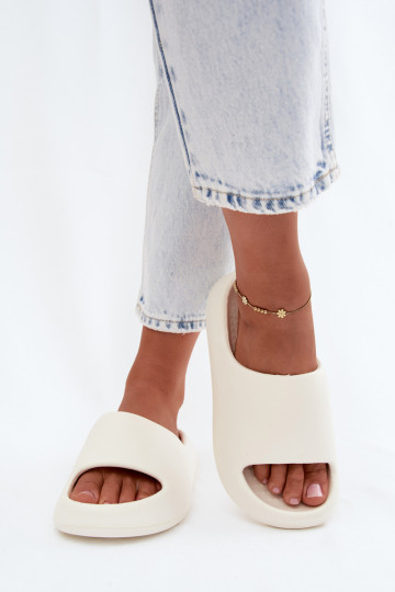 Pantoufles légères Pantoufles pour femmes couleur ivoire Poppelle 2