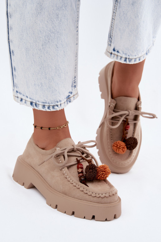 Chaussures avec de beaux détails en daim synthétique sable Melonia