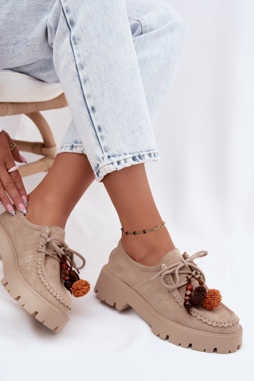 Chaussures avec de beaux détails en daim synthétique sable Melonia