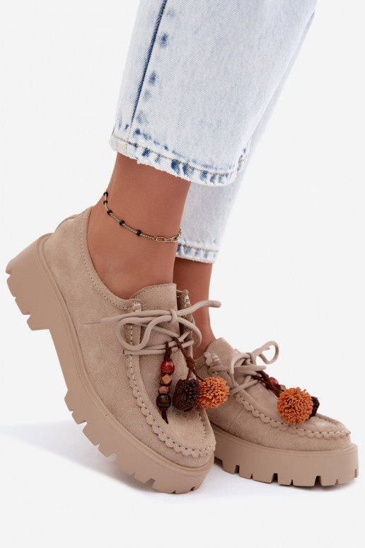 Chaussures avec de beaux détails en daim synthétique sable Melonia