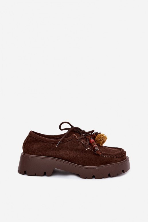 Chaussures avec de beaux détails en daim synthétique chocolat Melonia