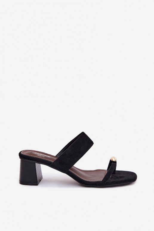 Claquettes avec talons et détails dorés en noir Dakotelle