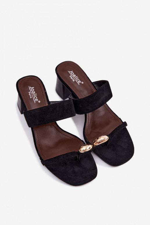 Claquettes avec talons et détails dorés en noir Dakotelle