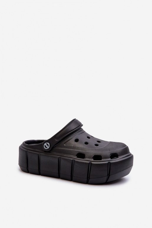 Chaussons légers pour femmes à plateforme en noir Itubia