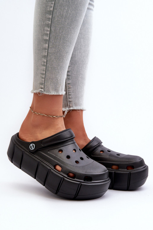 Chaussons légers pour femmes à plateforme en noir Itubia