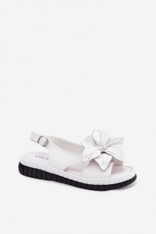 Sandales pour femmes blanches avec des anneaux décoratifs Vinceza 66917