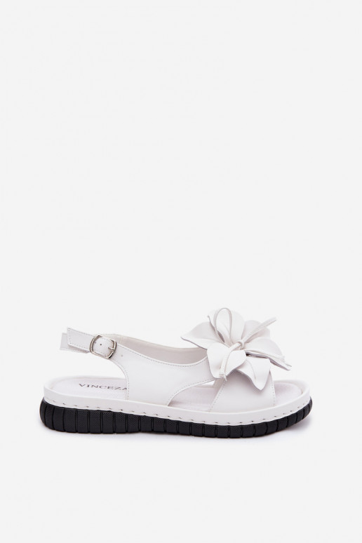 Sandales pour femmes blanches avec des anneaux décoratifs Vinceza 66917