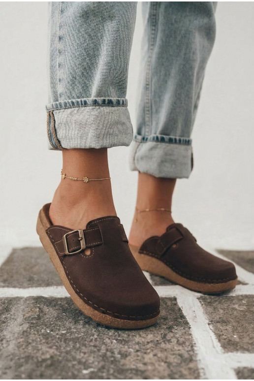 Chaussons avec boucles Inblu, couleur chocolat