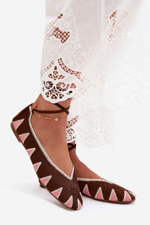Ballerines au crochet avec détails élégants en marron foncé Astera