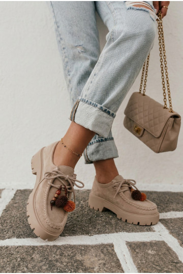 Chaussures avec de beaux détails en daim synthétique sable Melonia
