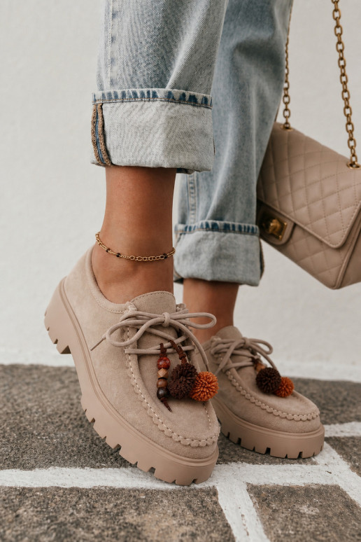 Chaussures avec de beaux détails en daim synthétique sable Melonia