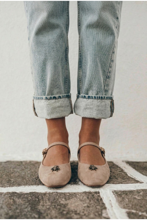 Ballerines femmes avec brides et boucles en couleur sable en daim synthétique Pinea