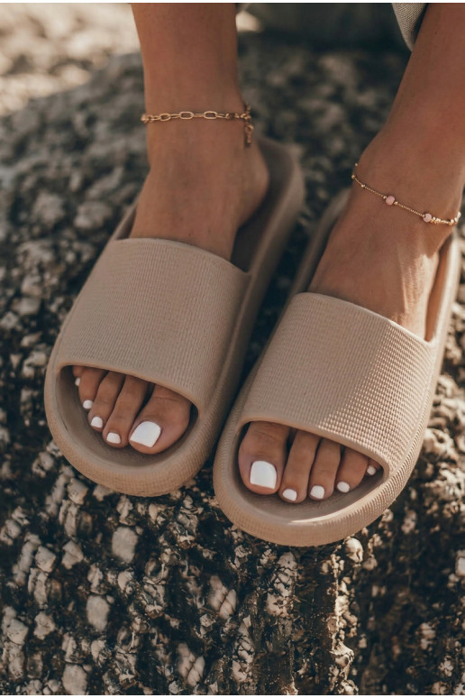 Chaussons légers en mousse pour femmes sur semelle épaisse brune Querceria