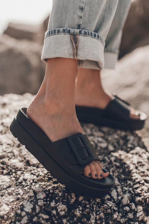 Chaussons noirs pour femmes avec plateforme et boucles Caramel