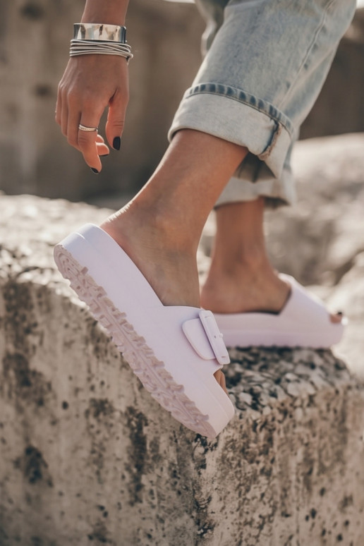 Chaussons blancs pour femmes avec plateforme et boucles Caramel
