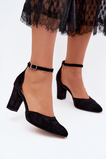Escarpins noirs avec des brides et des bouts pointus Zazoo 823