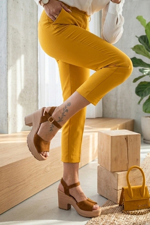 Sandales brunes pour femmes sur un talon épais Elara
