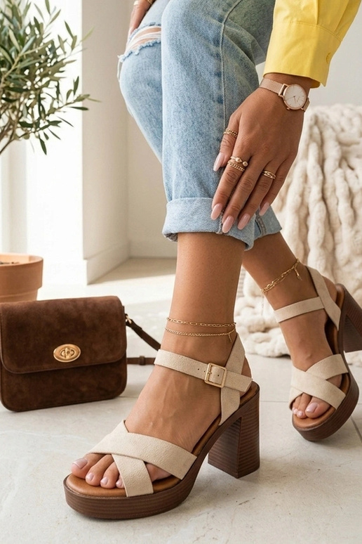 Sandales beiges pour femmes sur un talon Flora