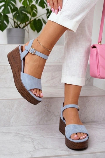 Sandales bleues sur plateforme Nova 2