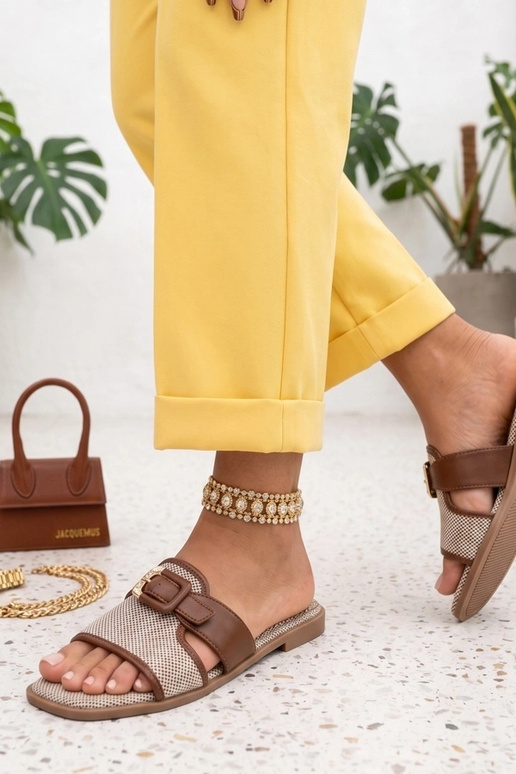Sabots marron pour femmes avec boucle décorative Isadora