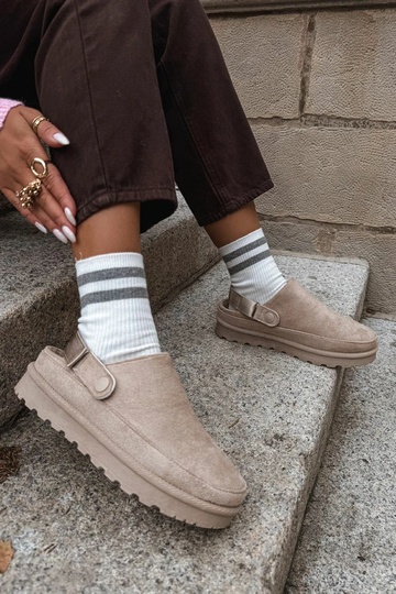 Chaussons chauds pour femmes avec fourrure à l'intérieur sur plateforme couleur sable Azida