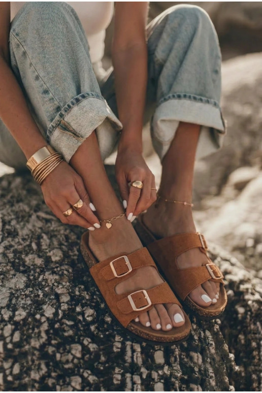 Chaussons pour femmes bruns avec boucles Brigid