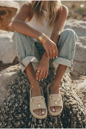 Chaussons pour femmes couleur sable légers avec ornements Rosehip 2