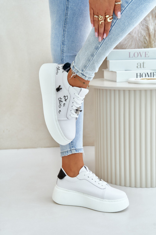 Baskets blanches en simili cuir avec plateforme et badges amovibles Vinceza 89102