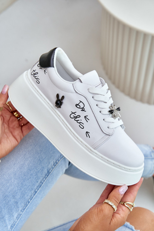 Baskets blanches en simili cuir avec plateforme et badges amovibles Vinceza 89102