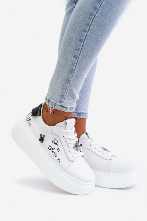 Baskets blanches en simili cuir avec plateforme et badges amovibles Vinceza 89102