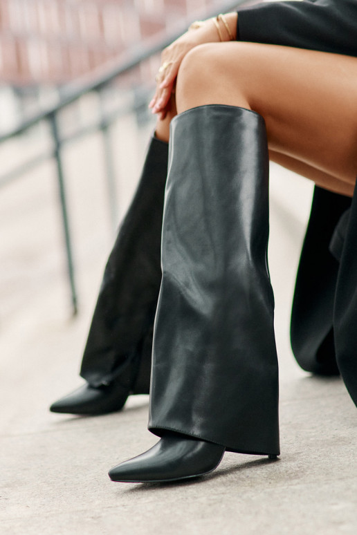 Bottes longues chaudes avec talons fins et choleika cousue en noir Tamonia