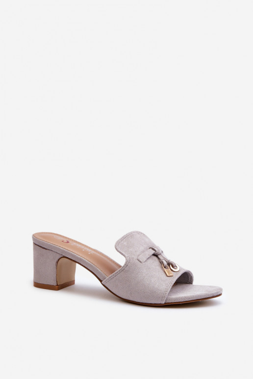 Chaussons pour femmes avec talons en daim synthétique en gris Jemenna