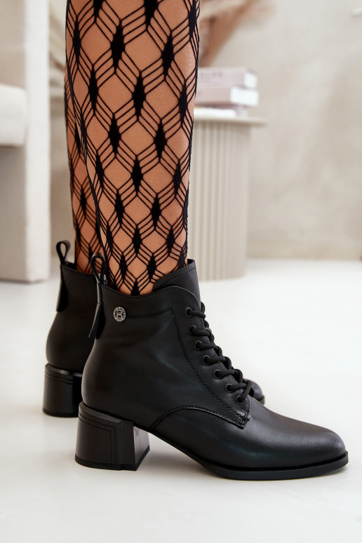 Bottines à lacets pour femmes en cuir naturel, isolées, en noir Vinceza 91110