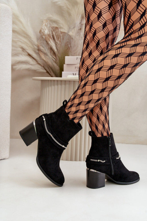 Bottines isolées pour femmes avec chaînes en daim synthétique en noir Hanalen