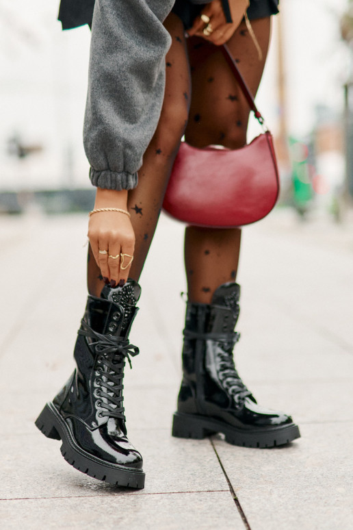 Bottines de travail noires avec ornements et effet verni Kelilea