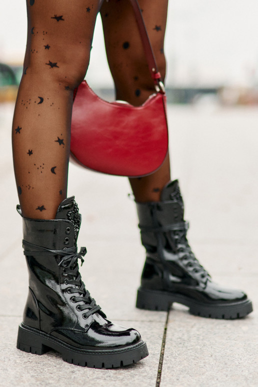 Bottines de travail noires avec ornements et effet verni Kelilea