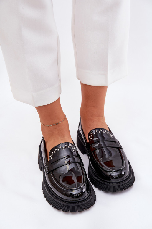 Mocassins pour femmes avec effet verni en noir Įjungtallae
